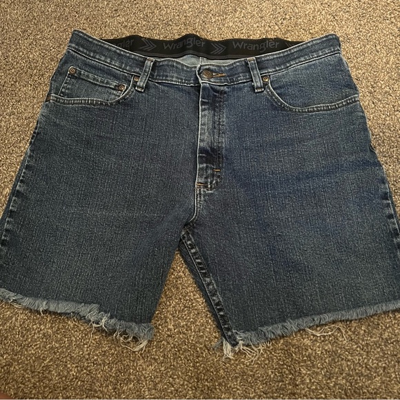 Wrangler Shorts Sz 34 Mens Cut Off Blue Jean Denim Shorts 5-Pocket NICE! - Picture 1 of 4